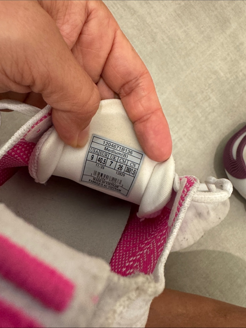 Brooks Running Shoes – Women’s Size 9 - Picture 5 of 5